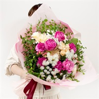 自宅で空いた時間に気軽にスタート。1本から始まる、花と緑とわたしの暮らし。