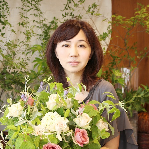 自宅で空いた時間に気軽にスタート 1本から始まる 花と緑とわたしの暮らし 阪神百貨店の定期便